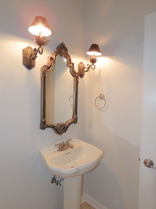 Building Photo - Coming Soon!! South Tyler, Stunning 4 Bedroom. 3.5 Downstairs Master Suite!!