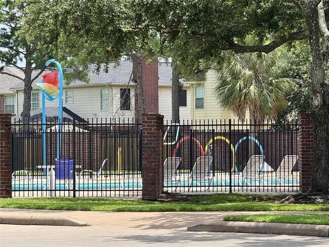Building Photo - 17402 Eastwood Cir