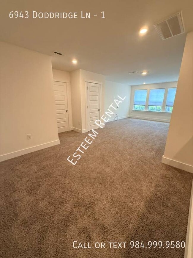 Building Photo - 6943 Doddridge Ln
