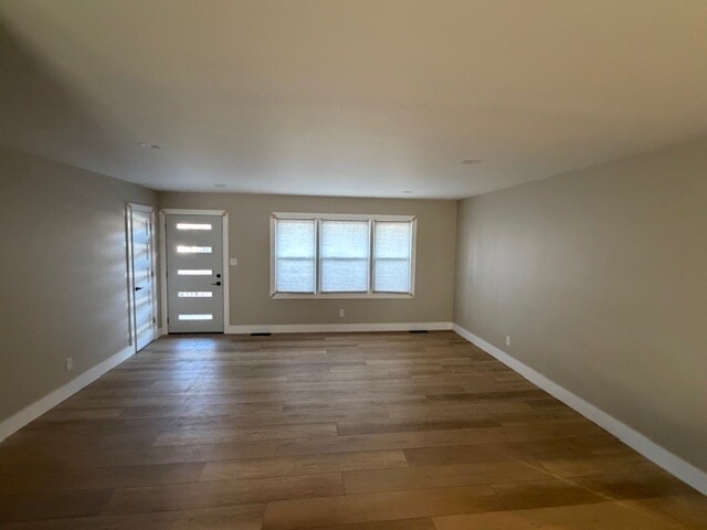 Building Photo - 10640 Penn Dr