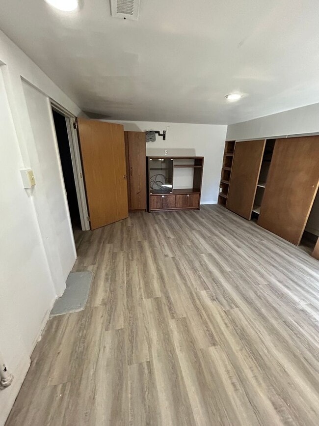 Building Photo - 1407 X Ave