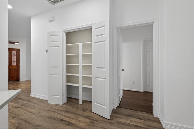 Building Photo - 1314 Glenwood Canyon Ln