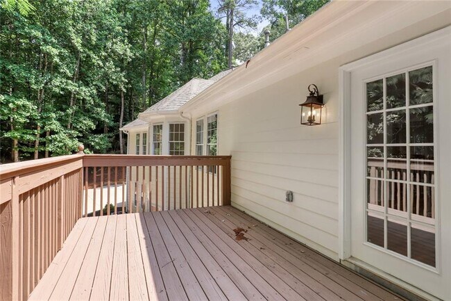 Building Photo - 210 Aerie Ct