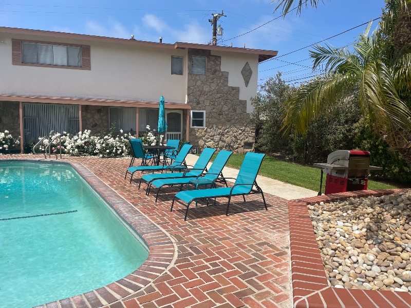 Building Photo - 2233 Canyon Dr