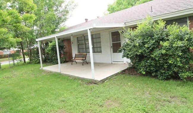 Building Photo - 5109 Cockrell Ave