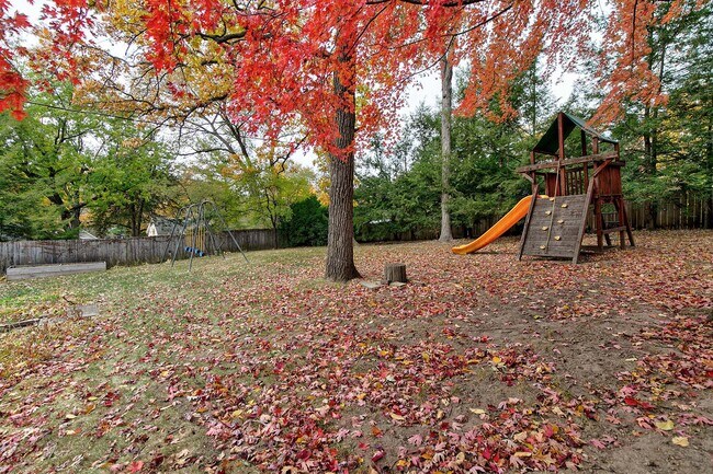 Back Yard - 5505 Waterbury Rd