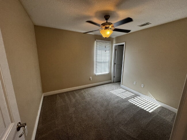 Building Photo - Home for Rent