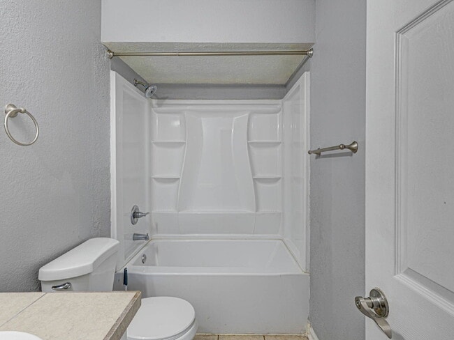 Building Photo - Move-In Ready 3/2 in Columbus | Appliances + W/D + Lawn Care + Pest Control Included | $1,600/mo