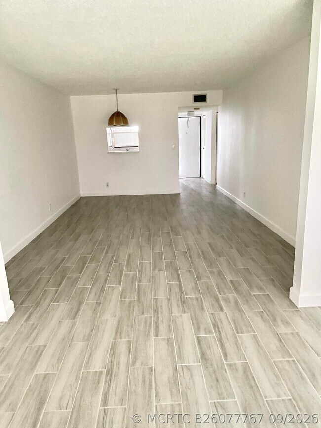 Building Photo - 4575 Lucerne Lakes Blvd W