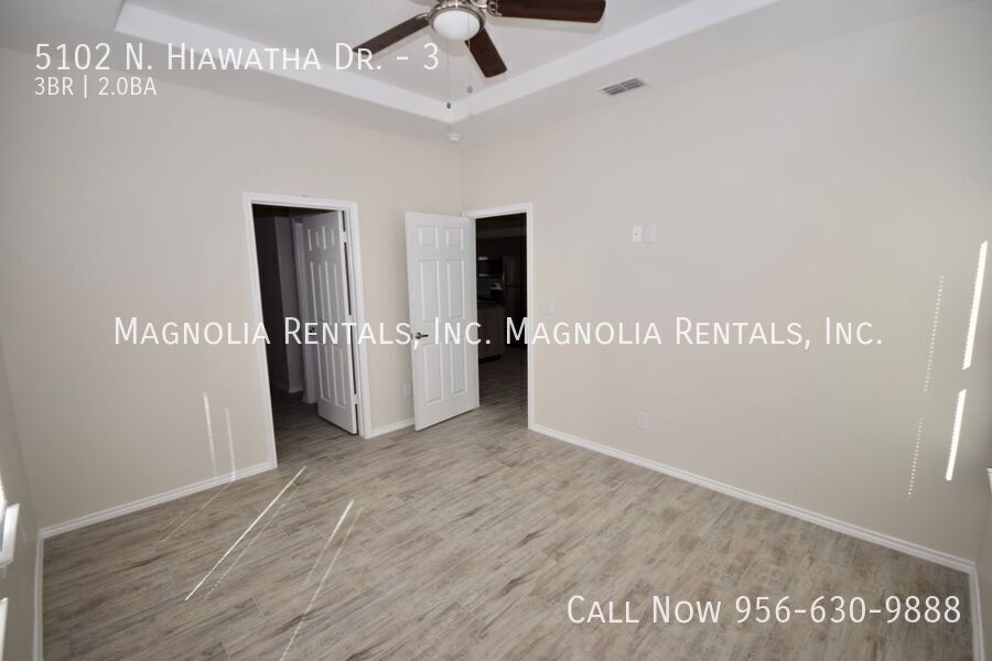 Building Photo - 5102 N Hiawatha Dr