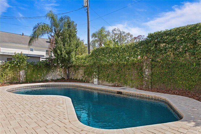 Building Photo - 4704 W Brookwood Dr