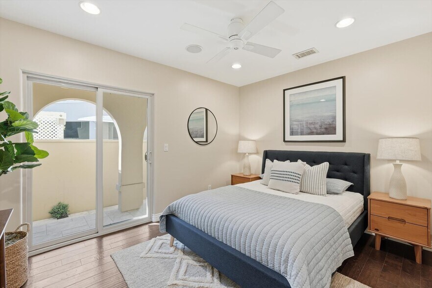 Building Photo - 5433 E The Toledo