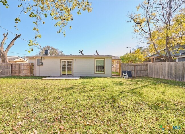 Building Photo - 919 Southside Dr