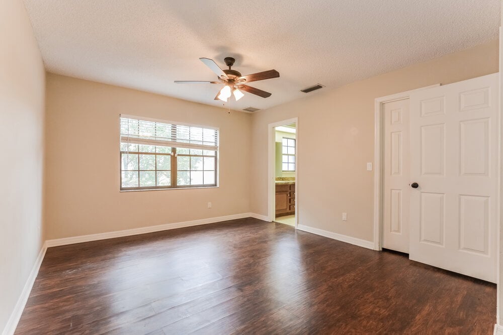 Building Photo - 1546 Lake Marion Dr