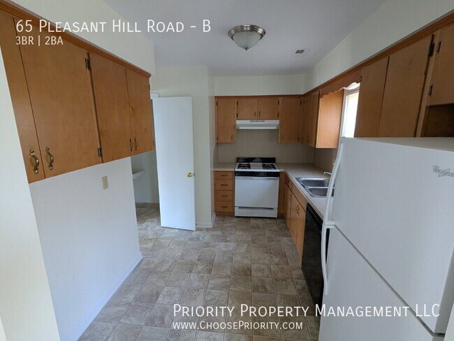 Building Photo - 65 Pleasant Hill Rd