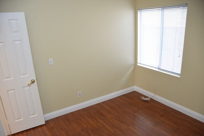 Building Photo - SPRING VALLEY 1 STORY HOME