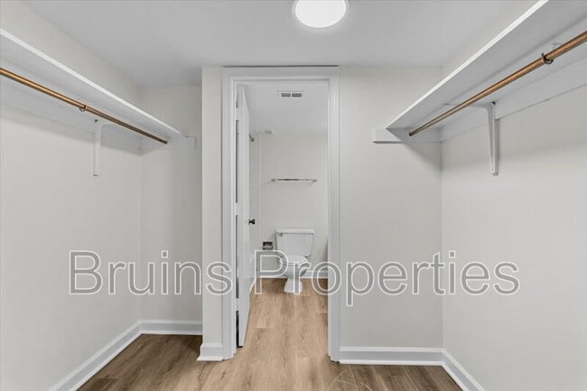 Building Photo - 1522 Benjamin Pkwy