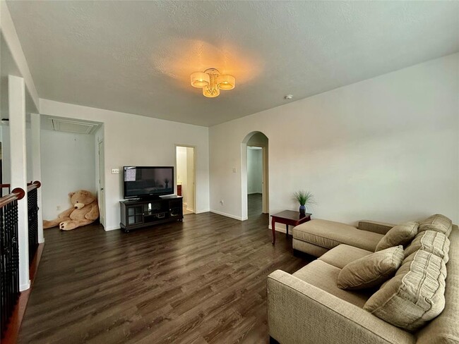 Building Photo - 804 Harvard Pointe Dr