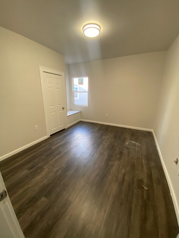 Building Photo - 576 E Fall Creek Pkwy N Dr