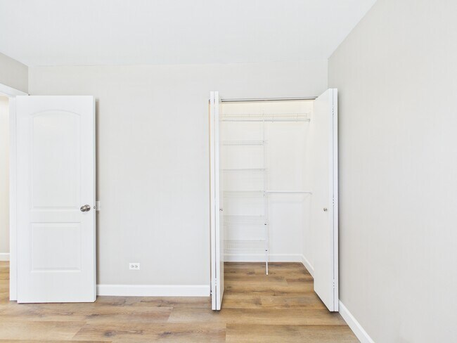 Building Photo - 4360 Mumford Dr