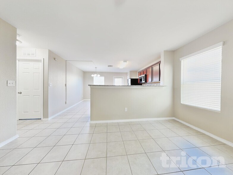 Building Photo - 310 Mistflower