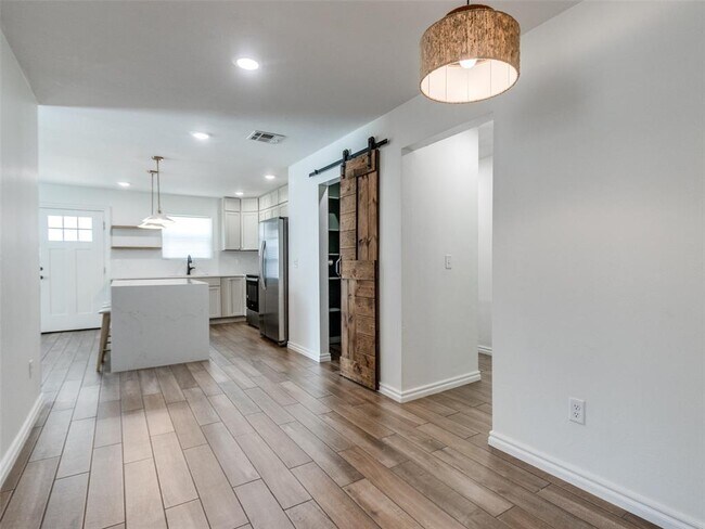 Building Photo - 4101 N Hammond Ave