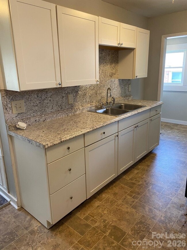 Building Photo - 1020 Rodey Ave