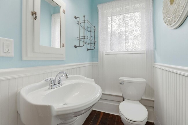 Building Photo - 482 South St