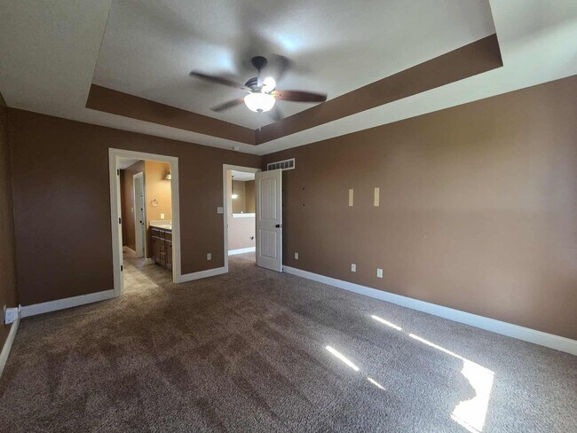 Building Photo - Spacious Home for Rent!