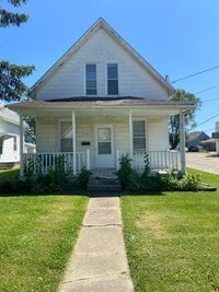 Building Photo - 2 bed 1 bath Moline house!