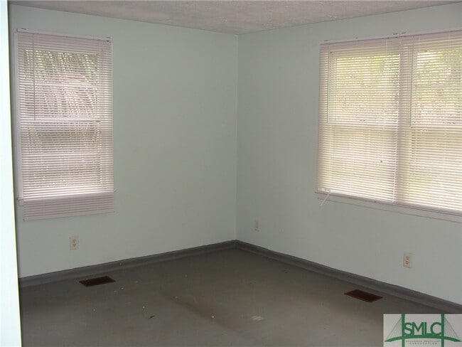 Building Photo - 509 W 37th St