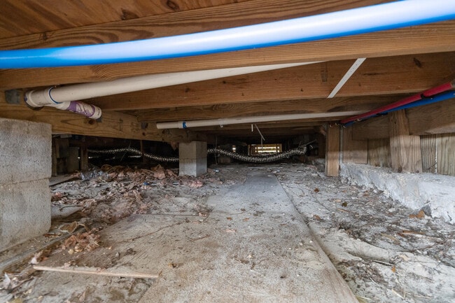 Building Photo - 5968 Capitol Dr