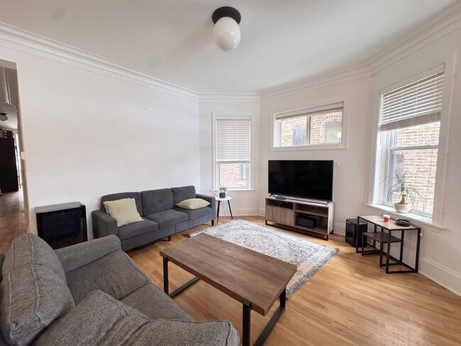 Building Photo - 1392 Waveland, LLC