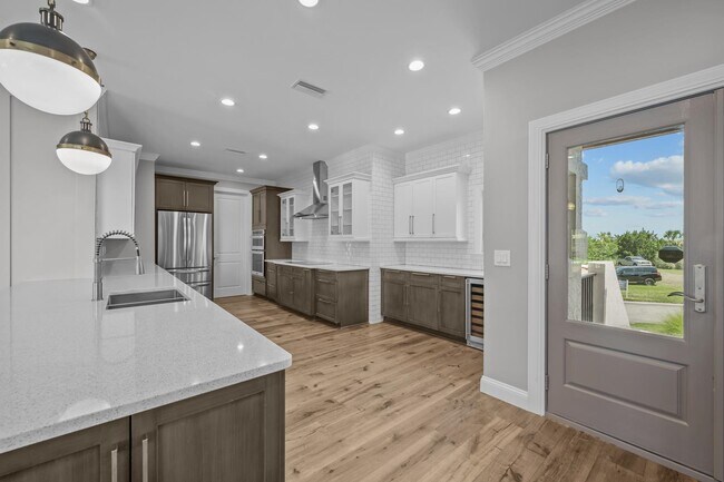 Building Photo - 3505 Harbor Dr