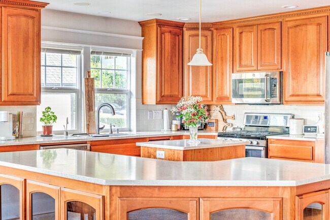 Building Photo - 2724 N Starr St