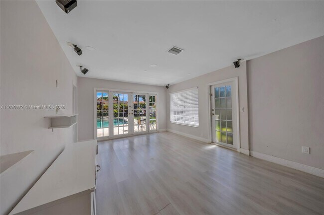 Building Photo - 5781 SW 25th St