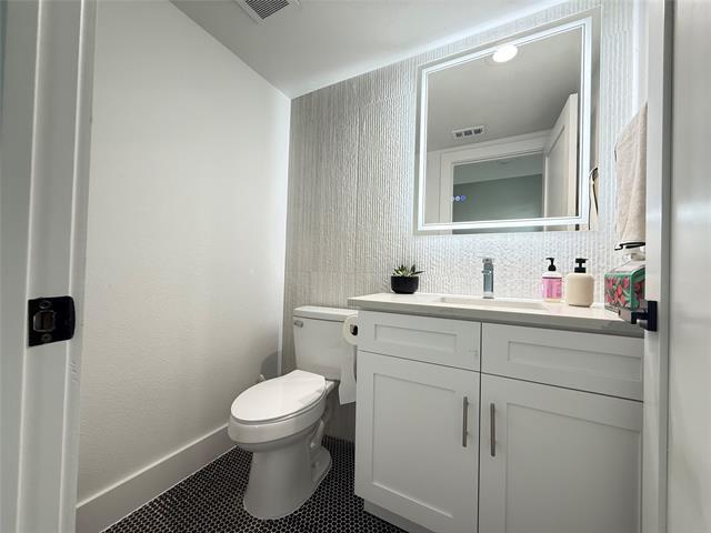 Building Photo - 7207 Mohawk Dr