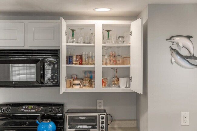 Building Photo - 24 Ashworth Ave