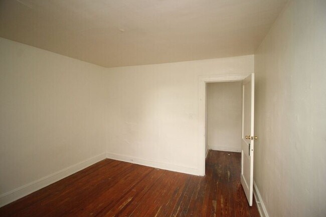 Building Photo - 3206 Guilford Ave