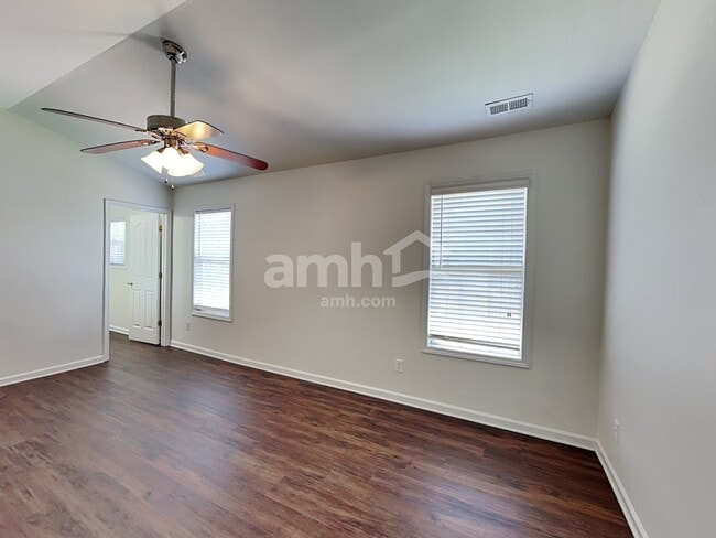 Building Photo - 11251 Heritage Green Dr
