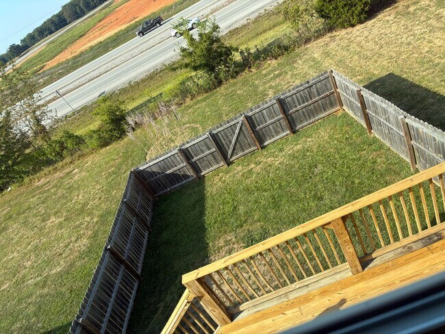 Building Photo - 137 Twin Lakes Dr