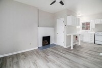 Building Photo - 940 W Lovell St