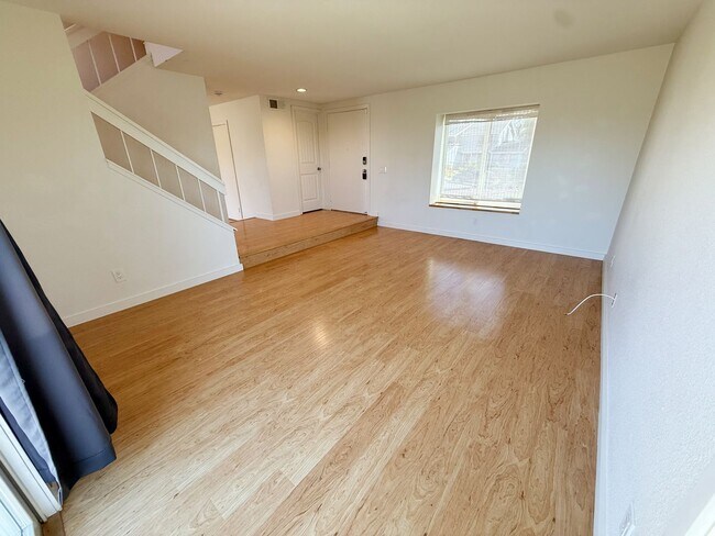 Building Photo - Stunningly Upgraded 3 Bed/2.5 Bath Home