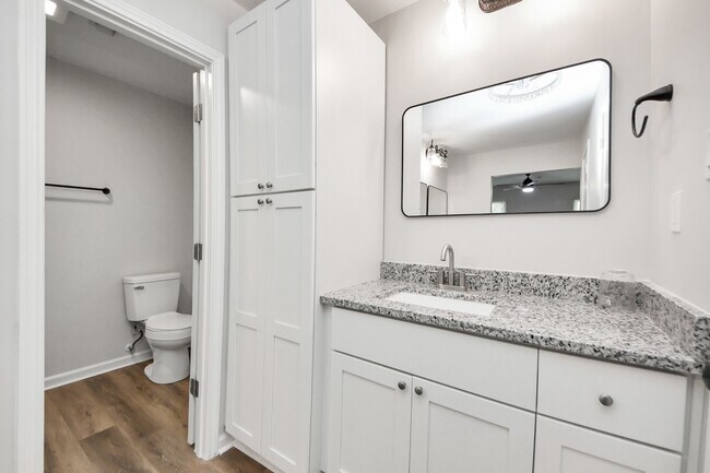 Building Photo - 3923 Cypress Lake Dr