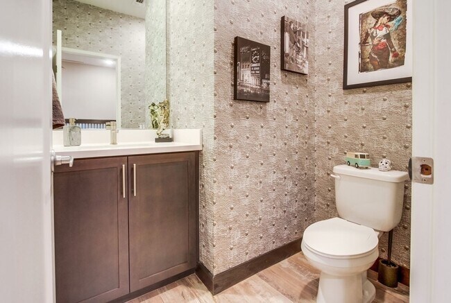 Building Photo - Stunning 4-bed, 3-bath townhome with bonus...