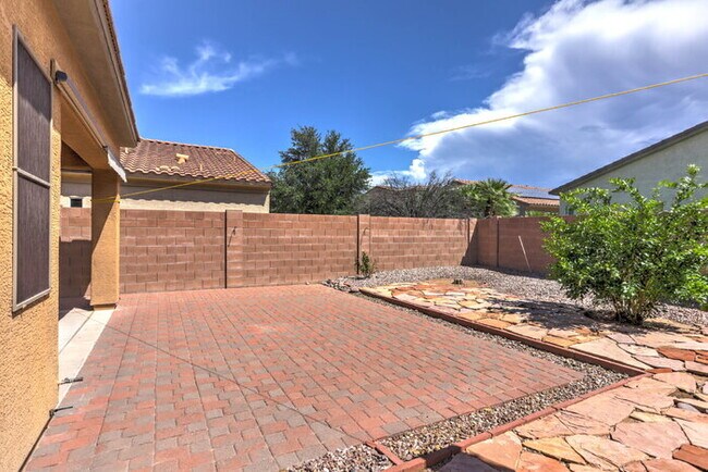 Building Photo - Rancho Sahuarita Gated Community
