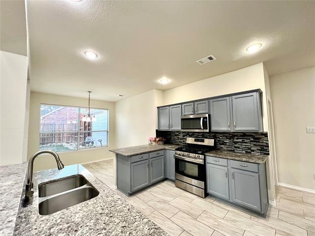 Building Photo - 3301 Bluegrass Dr