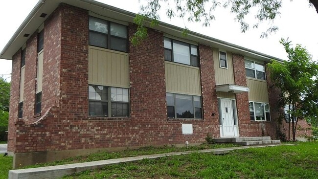 Primary Photo - 110 Drake St