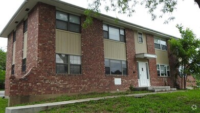 Building Photo - 110 Drake St