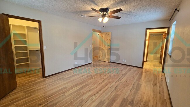 Building Photo - 3 Bedroom in Harrah